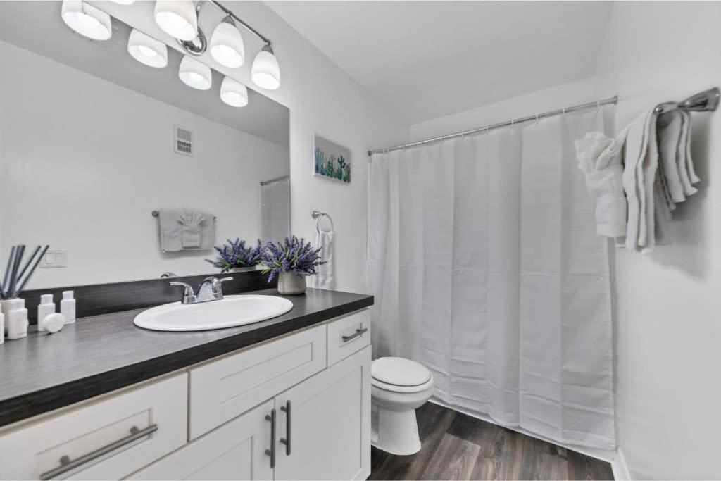 Scenic And Vibrant 1Br With Balcony Gym Pool Leilighet Bradenton Eksteriør bilde